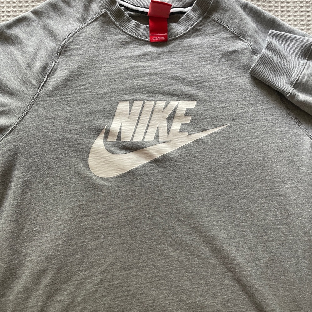 Large nike grey sweater